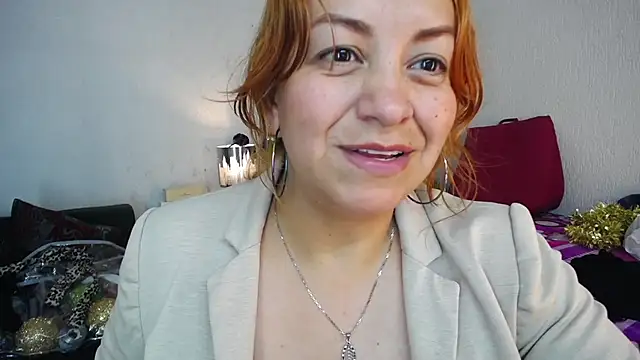 Snapshot of Delilah_Belmont chatting on 12-08-24, 11:40 Delilah Belmont online show from 12-08-24, 11:40