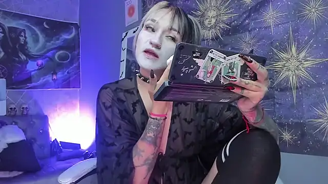 amelierouss online show from 07-25-26, 07:50
