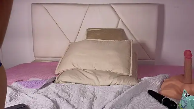 agatha 97  online show from 10-12-25, 11:20