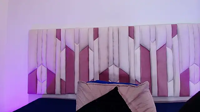 mia stanfort online show from 10-29-25, 07:15