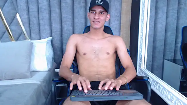 Snapshot of JakeMoxley chatting on 03-06-25, 06:05 JakeMoxley online show from 03-06-25, 06:05