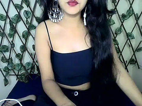 Snapshot of SUZY_FROMUS chatting on 03-22-25, 05:20 SUZY FROMUS online show from 03-22-25, 05:20