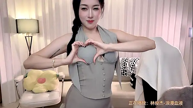 Snapshot of K-moumou chatting on 10-10-25, 03:33 K-moumou online show from 10-10-25, 03:33