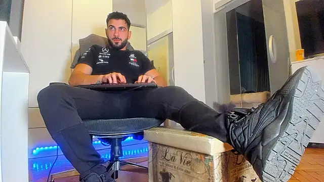 welcometo hell online show from 10-06-25, 08:17