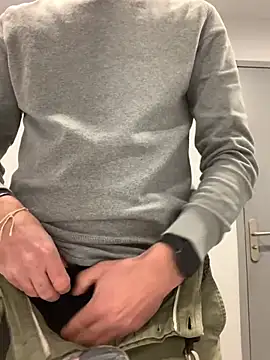 Snapshot of solomec chatting on 12-21-24, 03:20 solomec online show from 12-21-24, 03:20