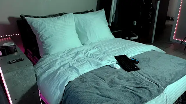 Tanya M online show from 12-08-24, 01:03