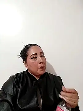 Snapshot of samanta_owenss chatting on 01-01-25, 10:13 samanta owenss online show from 01-01-25, 10:13