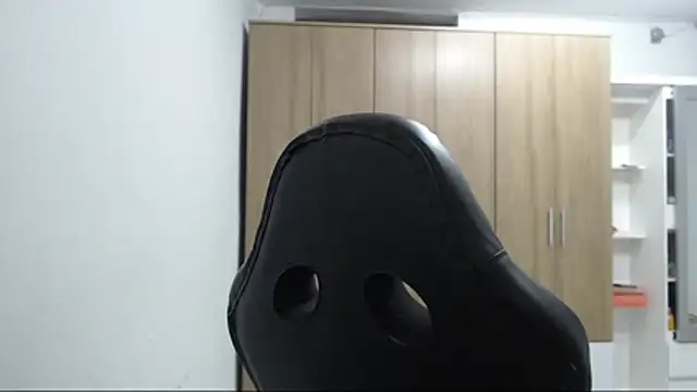 RoxanaLove9 online show from 06-03-26, 12:35