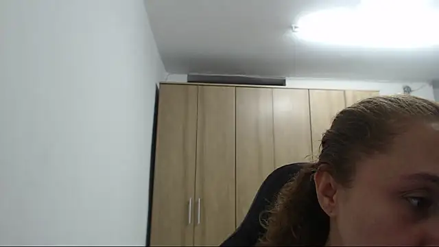 RoxanaLove9 online show from 06-08-26, 01:28