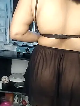 Hottyalia online show from 02-22-25, 09:37