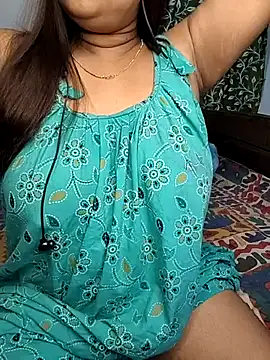 Hottyalia online show from 10-12-25, 12:09