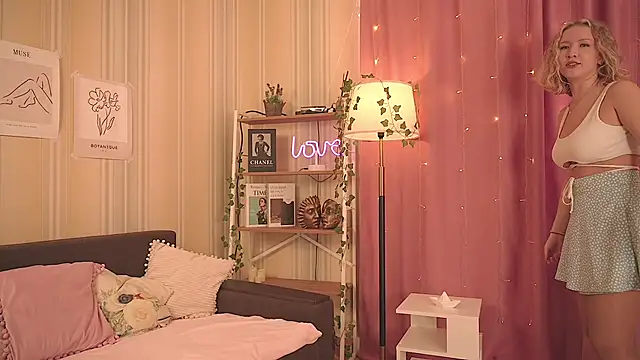Snapshot of ms_evasweet chatting on 06-12-26, 10:36 ms evasweet online show from 06-12-26, 10:36