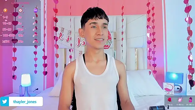 Snapshot of Thayler_jones chatting on 02-27-25, 11:20 Thayler jones online show from 02-27-25, 11:20