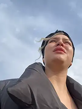 KikiWatson online show from 03-14-25, 07:15