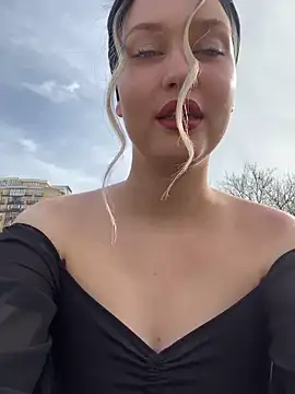 KikiWatson online show from 03-15-25, 07:09