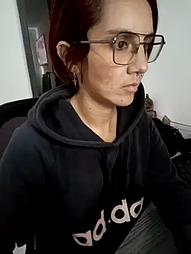 your red rose  online show from 01-13-25, 10:35