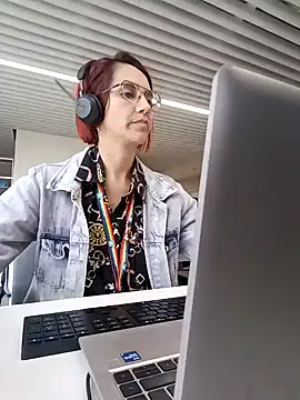 your red rose  online show from 01-16-25, 04:28