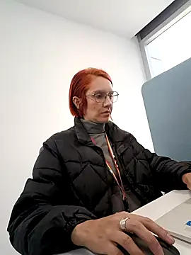 your red rose  online show from 01-29-25, 12:56