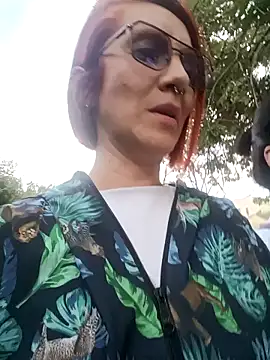 your red rose  online show from 01-31-25, 10:42