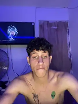 Snapshot of LatinBoysxxx chatting on 01-05-25, 03:11 LatinBoysxxx online show from 01-05-25, 03:11