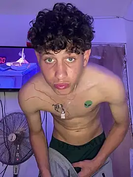 Snapshot of LatinBoysxxx chatting on 03-03-25, 10:10 LatinBoysxxx online show from 03-03-25, 10:10