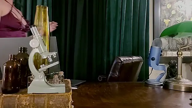 Snapshot of vesperjadex chatting on 02-10-25, 02:52 vesperjadex online show from 02-10-25, 02:52