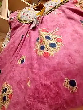 Snapshot of sneha_telugu_girl chatting on 12-25-24, 07:46 sneha telugu girl online show from 12-25-24, 07:46