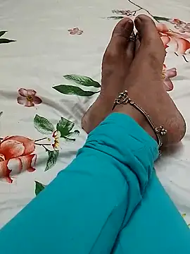 Snapshot of sneha_telugu_girl chatting on 12-27-24, 05:05 sneha telugu girl online show from 12-27-24, 05:05