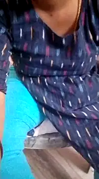 Snapshot of sneha_telugu_girl chatting on 02-24-25, 08:17 sneha telugu girl online show from 02-24-25, 08:17