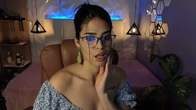 AlessiaVal  online show from 11-21-25, 02:27