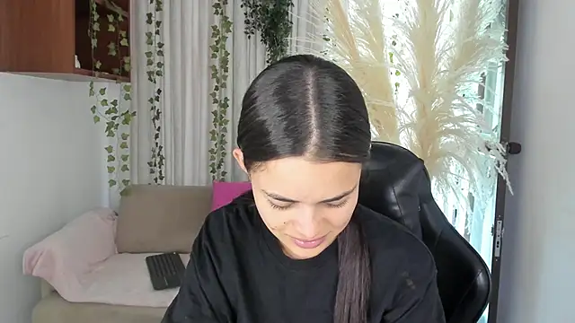 HannaRhodes online show from 04-01-26, 01:41