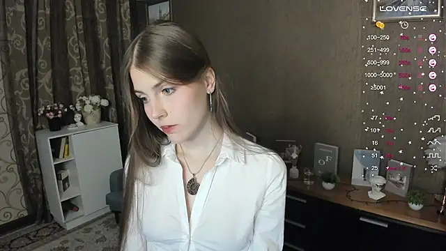 DarleneHatt online show from 01-11-25, 03:55