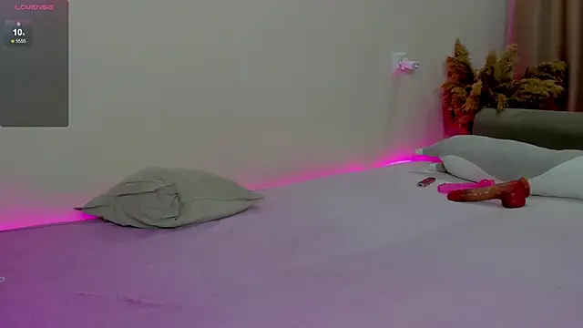 Snapshot of Simona_06_ chatting on 12-20-24, 11:58 Simona 06 online show from 12-20-24, 11:58