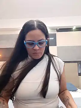 Zara Jackson online show from 05-20-26, 02:45