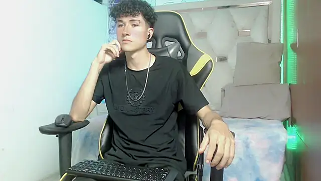 johnny cagee online show from 11-08-25, 06:13