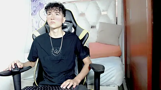 johnny cagee online show from 12-01-25, 03:33