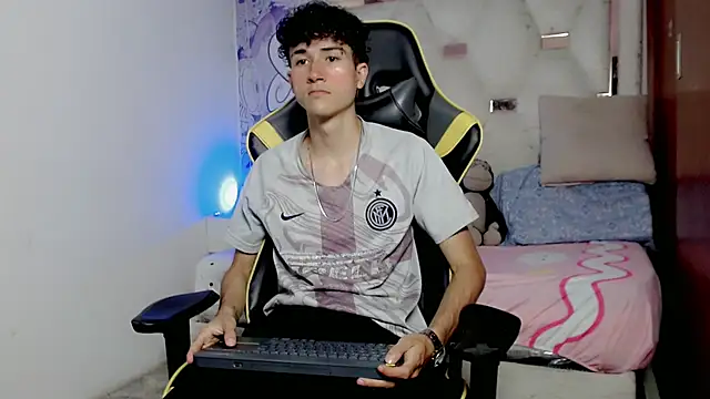 johnny cagee online show from 01-16-26, 03:32