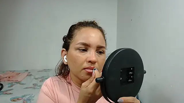 Agatha browser online show from 02-02-26, 01:10