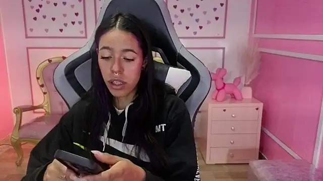 stephania t online show from 11-29-25, 11:46