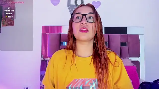 Alba Grey online show from 11-24-25, 11:37