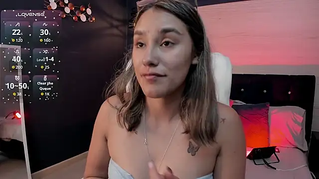 Snapshot of _Sophie__miller chatting on 04-29-26, 05:17 Sophie miller online show from 04-29-26, 05:17