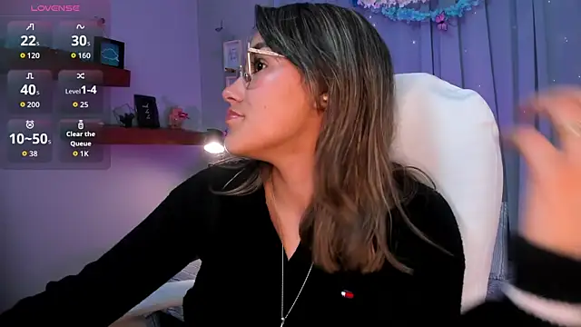 Snapshot of _Sophie__miller chatting on 05-18-26, 05:08 Sophie miller online show from 05-18-26, 05:08