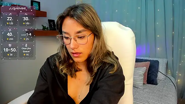 Snapshot of _Sophie__miller chatting on 05-20-26, 07:42 Sophie miller online show from 05-20-26, 07:42