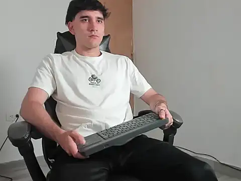 leo030809 online show from 04-04-26, 10:40