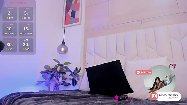 Snapshot of SaraMonroe1 chatting on 02-19-25, 10:42 SaraMonroe1 online show from 02-19-25, 10:42