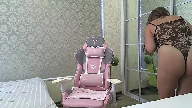 -DIVORA- online show from 09-13-25, 09:42