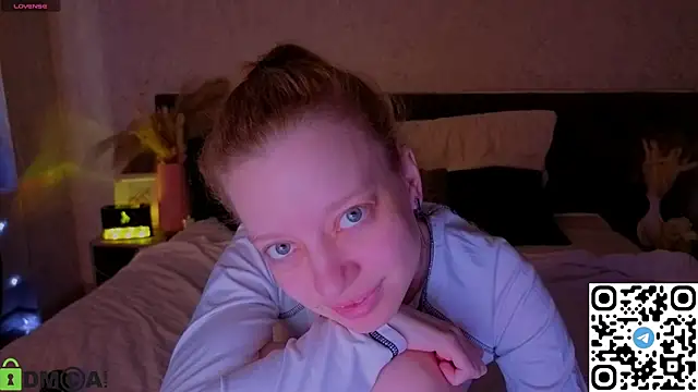 Snapshot of Michelle_Blond chatting on 04-28-26, 02:27 Michelle Blond online show from 04-28-26, 02:27