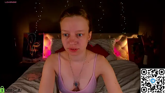 Snapshot of Michelle_Blond chatting on 05-17-26, 01:14 Michelle Blond online show from 05-17-26, 01:14