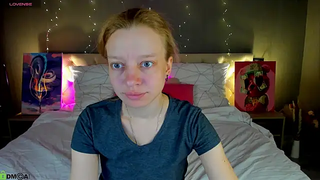 Snapshot of Michelle_Blond chatting on 05-19-26, 01:11 Michelle Blond online show from 05-19-26, 01:11