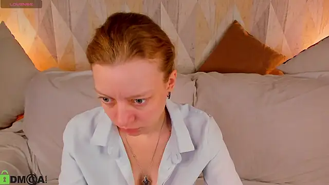 Snapshot of Michelle_Blond chatting on 05-22-26, 01:02 Michelle Blond online show from 05-22-26, 01:02